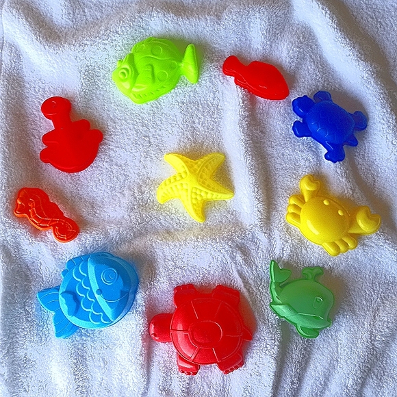 Sand Beach Toys - Picture 1 of 11